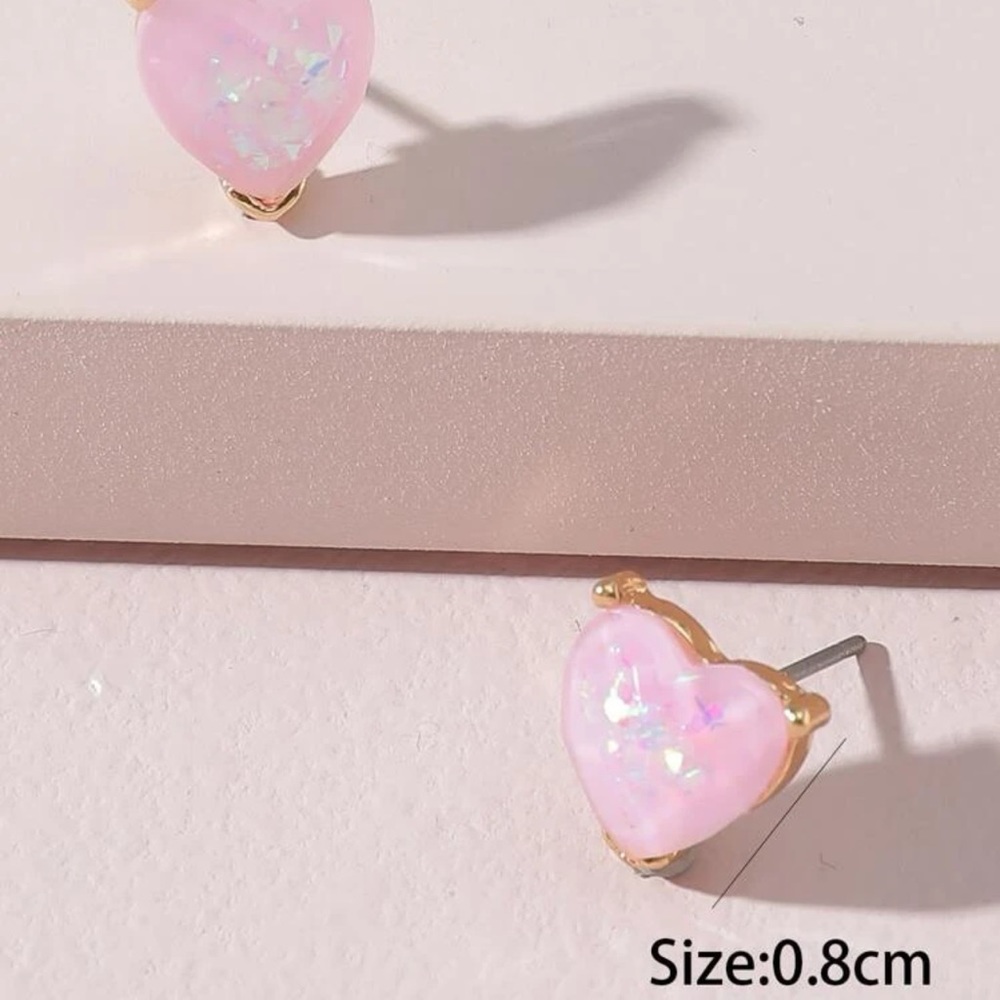 💜 Lovely Iridescent Pastel Opal Look Resin Heart Stud Earrings ❤️ - Picture 3 of 3